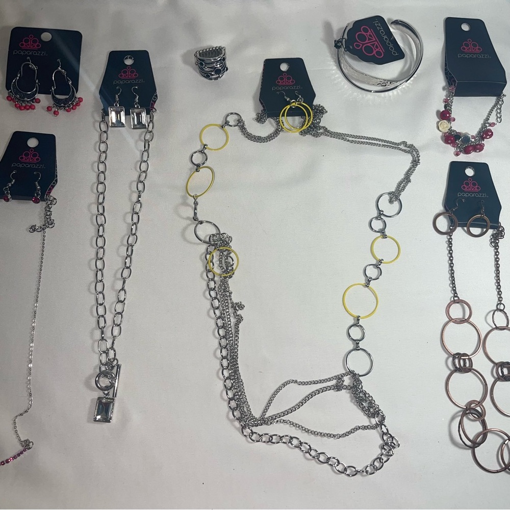 Paparazzi Jewerly Lot of 8 pieces
